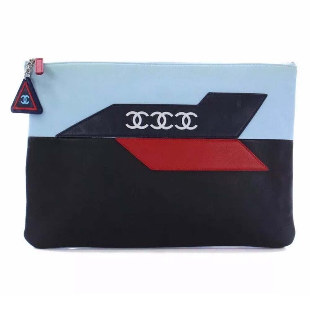 Auth CHANEL Airways Lambskin Leather O Pouch *Rare*